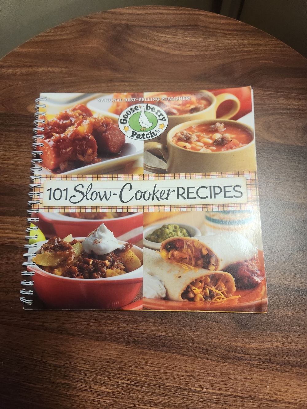 Gooseberry Patch 101 Slow-Cooker Recipes Cookbook - White/Multicolor Cover